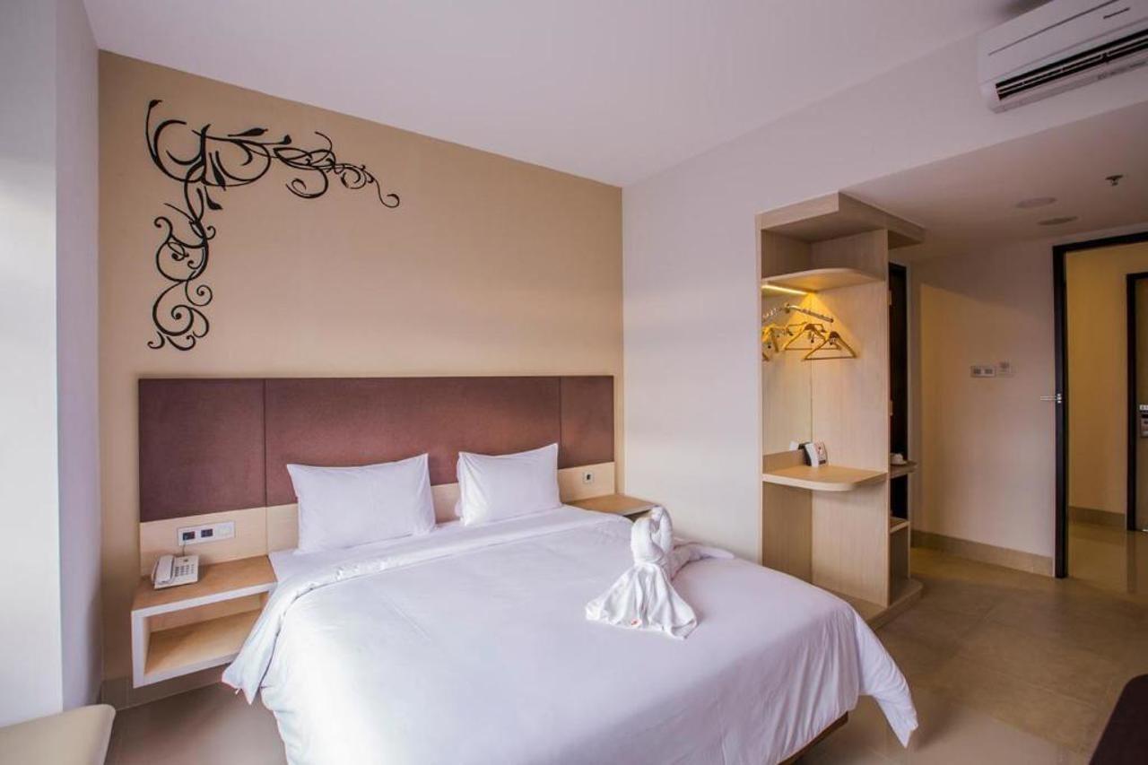 Sparks Odeon Sukabumi, Artotel Curated Экстерьер фото